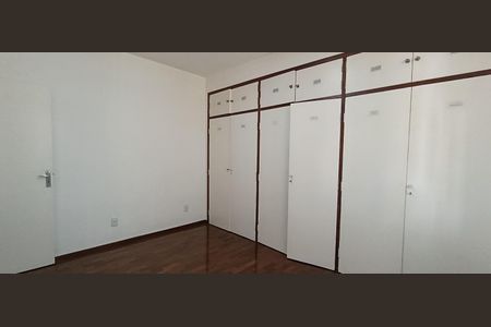 Apartamento para alugar com 133m², 4 quartos e 1 vaga Apartamento para alugar com 133m², 4 quartos e 1 vagaQuarto