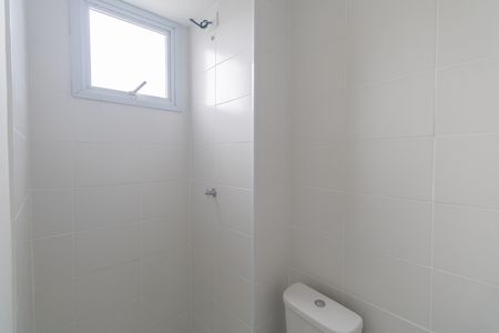 Banheiro de apartamento à venda com 1 quarto, 33m² em Vila Mazzei, São Paulo