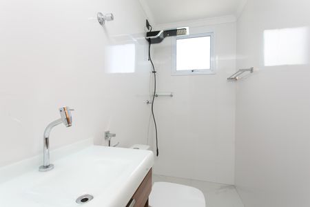 Banheiro  de casa para alugar com 1 quarto, 32m² em Jardim Santa Marcelina, São Paulo