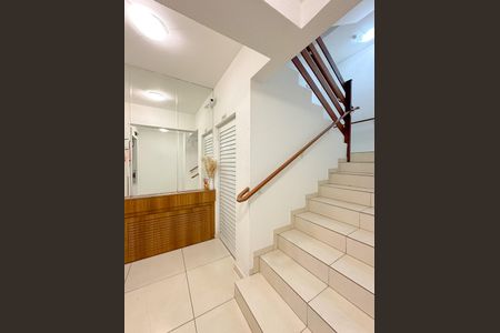 Apartamento para alugar com 75m², 2 quartos e 1 vagaHall social