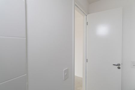 Banheiro de apartamento à venda com 1 quarto, 33m² em Vila Mazzei, São Paulo
