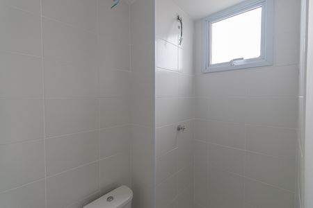 Banheiro de apartamento à venda com 1 quarto, 33m² em Vila Mazzei, São Paulo