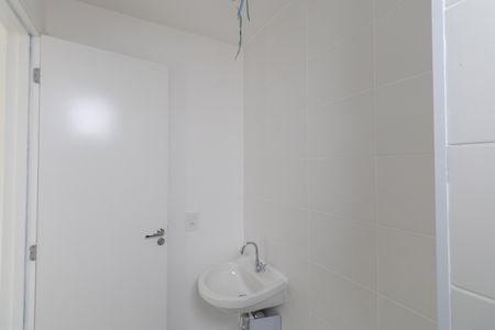 Banheiro de apartamento à venda com 1 quarto, 33m² em Vila Mazzei, São Paulo