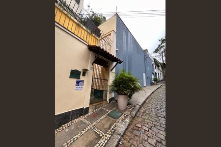 Apartamento à venda com 75m², 2 quartos e sem vaga Apartamento à venda com 75m², 2 quartos e sem vagaPlaca