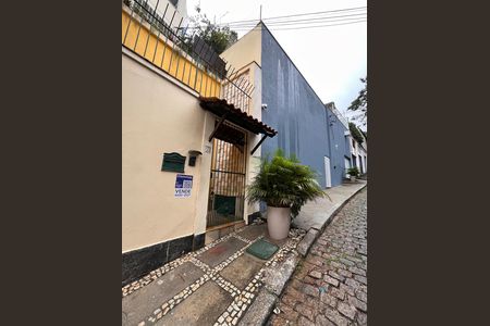 Apartamento à venda com 75m², 2 quartos e sem vaga Apartamento à venda com 75m², 2 quartos e sem vagaPlaca