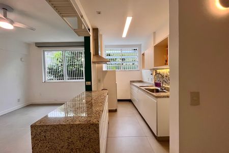 Apartamento à venda com 75m², 2 quartos e sem vaga Apartamento à venda com 75m², 2 quartos e sem vagaCozinha