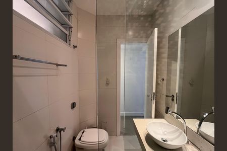 Apartamento à venda com 75m², 2 quartos e sem vaga Apartamento à venda com 75m², 2 quartos e sem vagaBanheiro
