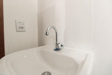 Banheiro  de apartamento para alugar com 2 quartos, 48m² em Penha de França, São Paulo