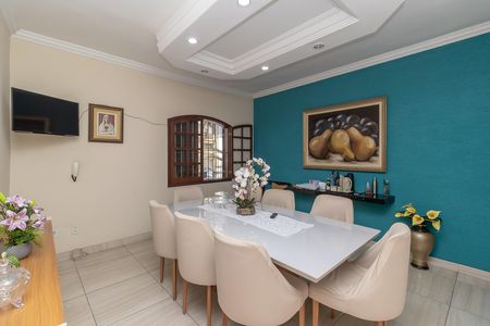 Casa para alugar com 469m², 4 quartos e 2 vagas Casa para alugar com 469m², 4 quartos e 2 vagasSala de Jantar