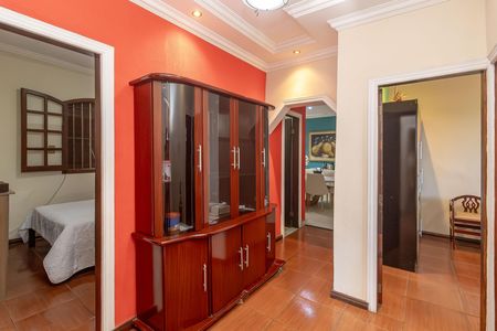 Casa para alugar com 469m², 4 quartos e 2 vagas Casa para alugar com 469m², 4 quartos e 2 vagasCorredor
