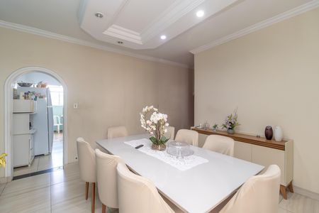 Casa para alugar com 469m², 4 quartos e 2 vagas Casa para alugar com 469m², 4 quartos e 2 vagasSala de Jantar