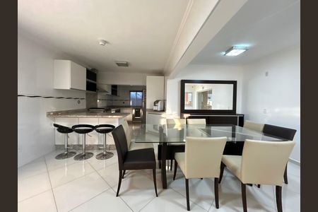 Casa para alugar com 500m², 7 quartos e 3 vagas Casa para alugar com 500m², 7 quartos e 3 vagasCozinha