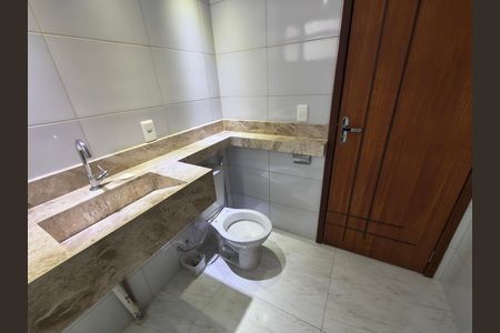 Banheiro de apartamento à venda com 2 quartos, 50m² em Anil, Rio de Janeiro