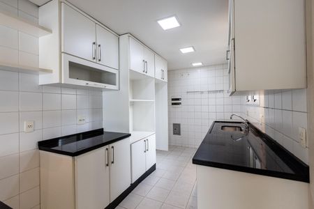 Apartamento à venda com 110m², 2 quartos e 2 vagas Apartamento à venda com 110m², 2 quartos e 2 vagasCozinha