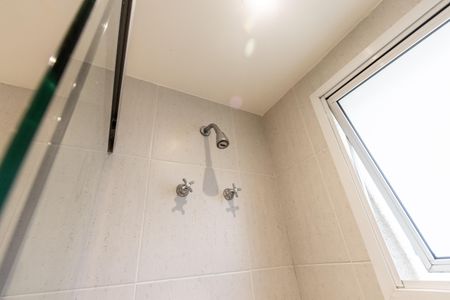 Apartamento à venda com 110m², 2 quartos e 2 vagas Apartamento à venda com 110m², 2 quartos e 2 vagasBanheiro do Corredor