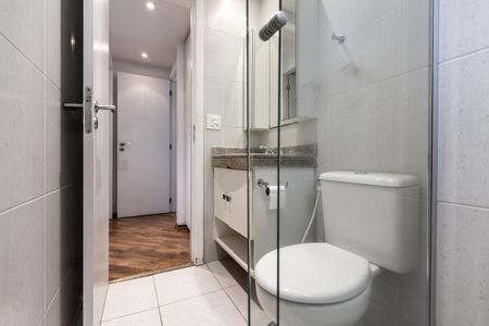 Banheiro do Corredor de apartamento para alugar com 2 quartos, 110m² em Lapa, São Paulo