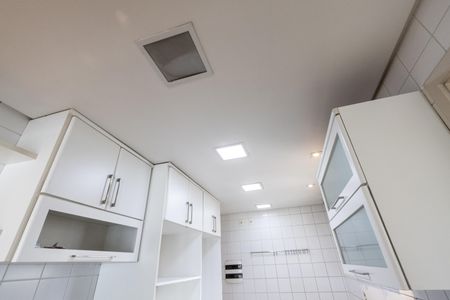 Apartamento à venda com 110m², 2 quartos e 2 vagas Apartamento à venda com 110m², 2 quartos e 2 vagasCozinha