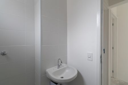 Banheiro de apartamento à venda com 2 quartos, 40m² em Vila Mazzei, São Paulo