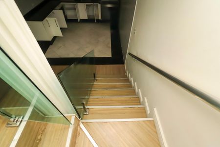 Casa para alugar com 100m², 2 quartos e sem vagaEscada