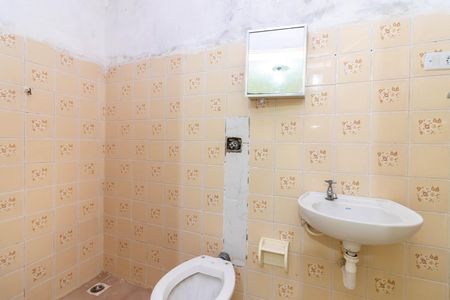Banheiro de casa para alugar com 1 quarto, 30m² em Jardim Antartica, São Paulo