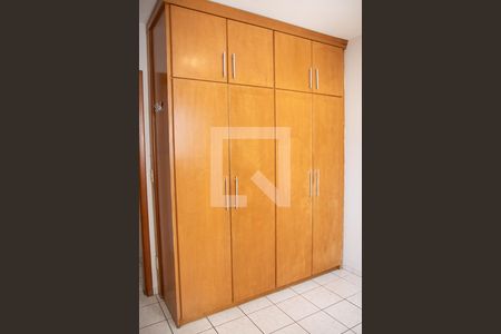 Apartamento para alugar com 76m², 3 quartos e 1 vagaQuarto 01