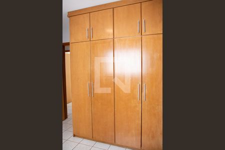 Apartamento para alugar com 76m², 3 quartos e 1 vagaQuarto 01