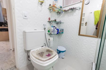 Banheiro de apartamento para alugar com 2 quartos, 57m² em Rio Comprido, Rio de Janeiro