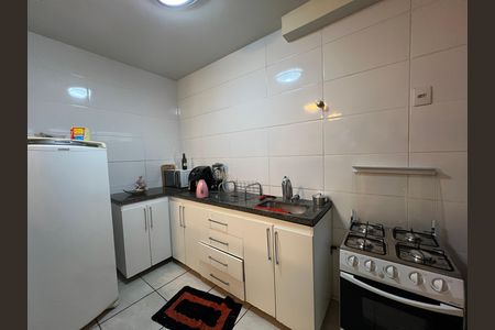 Cozinha de apartamento à venda com 2 quartos, 66m² em Serrano, Belo Horizonte