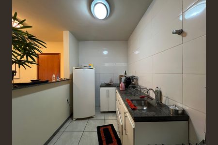 Cozinha de apartamento à venda com 2 quartos, 66m² em Serrano, Belo Horizonte