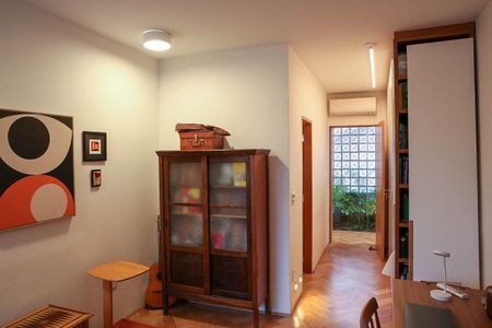 Casa à venda com 520m², 4 quartos e 2 vagas Casa à venda com 520m², 4 quartos e 2 vagasSuíte 2