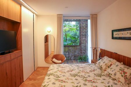 Casa à venda com 520m², 4 quartos e 2 vagas Casa à venda com 520m², 4 quartos e 2 vagasSuíte 1
