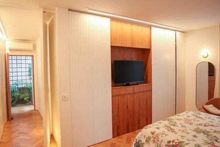 Casa à venda com 520m², 4 quartos e 2 vagas Casa à venda com 520m², 4 quartos e 2 vagasSuíte 1