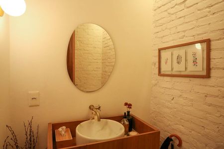 Casa à venda com 520m², 4 quartos e 2 vagas Casa à venda com 520m², 4 quartos e 2 vagasLavabo