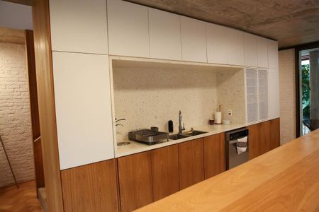 Casa à venda com 520m², 4 quartos e 2 vagas Casa à venda com 520m², 4 quartos e 2 vagasCozinha