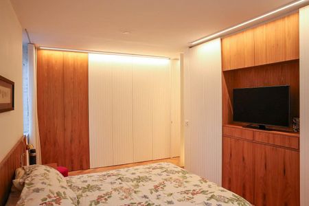 Casa à venda com 520m², 4 quartos e 2 vagas Casa à venda com 520m², 4 quartos e 2 vagasSuíte 1