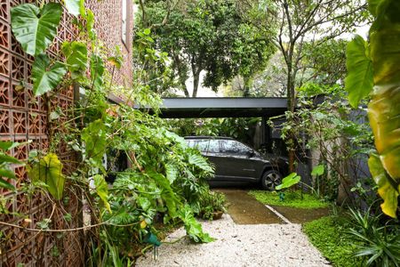 Casa à venda com 520m², 4 quartos e 2 vagas Casa à venda com 520m², 4 quartos e 2 vagasÁrea externa