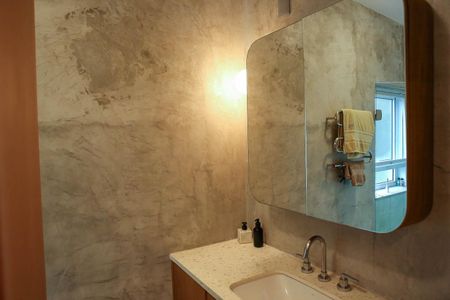 Casa à venda com 520m², 4 quartos e 2 vagas Casa à venda com 520m², 4 quartos e 2 vagasBanheiro da Suíte 4