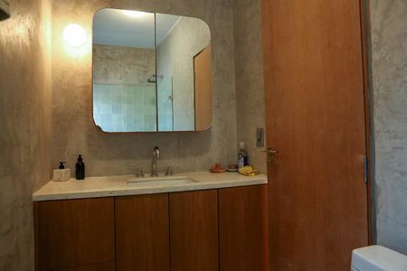 Casa à venda com 520m², 4 quartos e 2 vagas Casa à venda com 520m², 4 quartos e 2 vagasBanheiro da Suíte 4