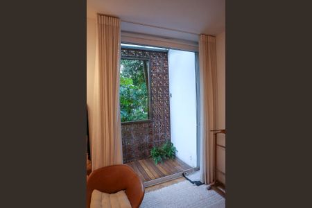 Casa à venda com 520m², 4 quartos e 2 vagas Casa à venda com 520m², 4 quartos e 2 vagasSuíte 1