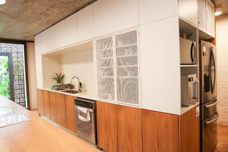 Casa à venda com 520m², 4 quartos e 2 vagas Casa à venda com 520m², 4 quartos e 2 vagasCozinha