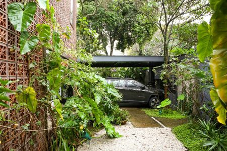Casa à venda com 520m², 4 quartos e 2 vagas Casa à venda com 520m², 4 quartos e 2 vagasÁrea externa