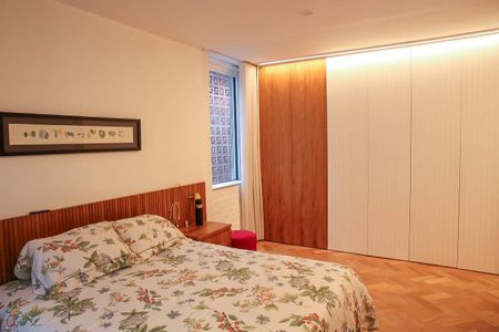 Casa à venda com 520m², 4 quartos e 2 vagas Casa à venda com 520m², 4 quartos e 2 vagasSuíte 1