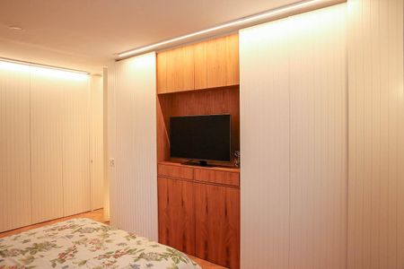 Casa à venda com 520m², 4 quartos e 2 vagas Casa à venda com 520m², 4 quartos e 2 vagasSuíte 1