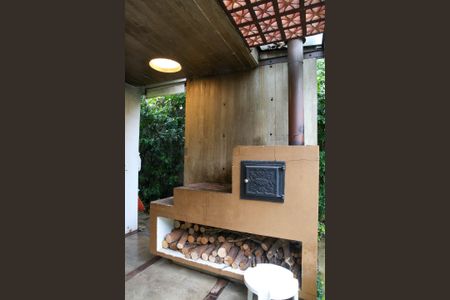 Casa à venda com 520m², 4 quartos e 2 vagas Casa à venda com 520m², 4 quartos e 2 vagasÁrea externa