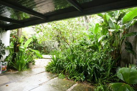 Casa à venda com 520m², 4 quartos e 2 vagas Casa à venda com 520m², 4 quartos e 2 vagasÁrea externa