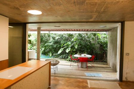 Casa à venda com 520m², 4 quartos e 2 vagas Casa à venda com 520m², 4 quartos e 2 vagasCozinha