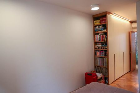 Casa à venda com 520m², 4 quartos e 2 vagas Casa à venda com 520m², 4 quartos e 2 vagasSuíte 3