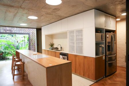 Casa à venda com 520m², 4 quartos e 2 vagas Casa à venda com 520m², 4 quartos e 2 vagasCozinha