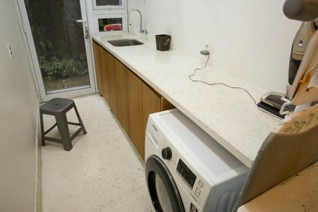 Casa à venda com 520m², 4 quartos e 2 vagas Casa à venda com 520m², 4 quartos e 2 vagasÁrea de Serviço
