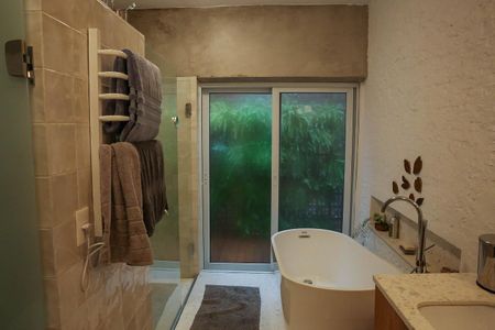 Casa à venda com 520m², 4 quartos e 2 vagas Casa à venda com 520m², 4 quartos e 2 vagasBanheiro da Suíte 2